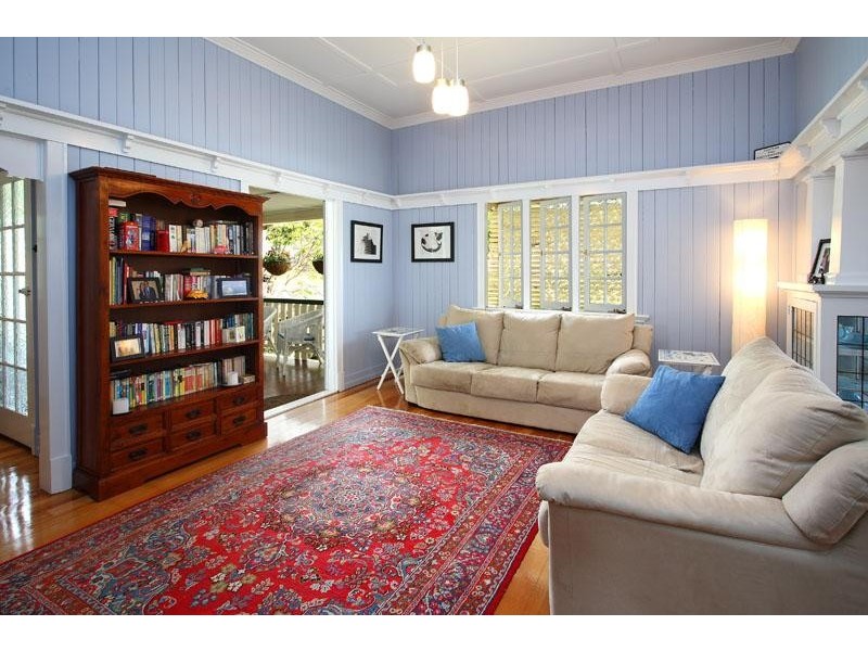 10 Clara Street, Camp Hill QLD 4152