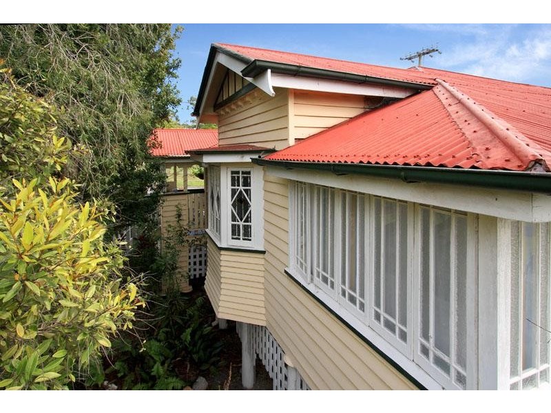 10 Clara Street, Camp Hill QLD 4152