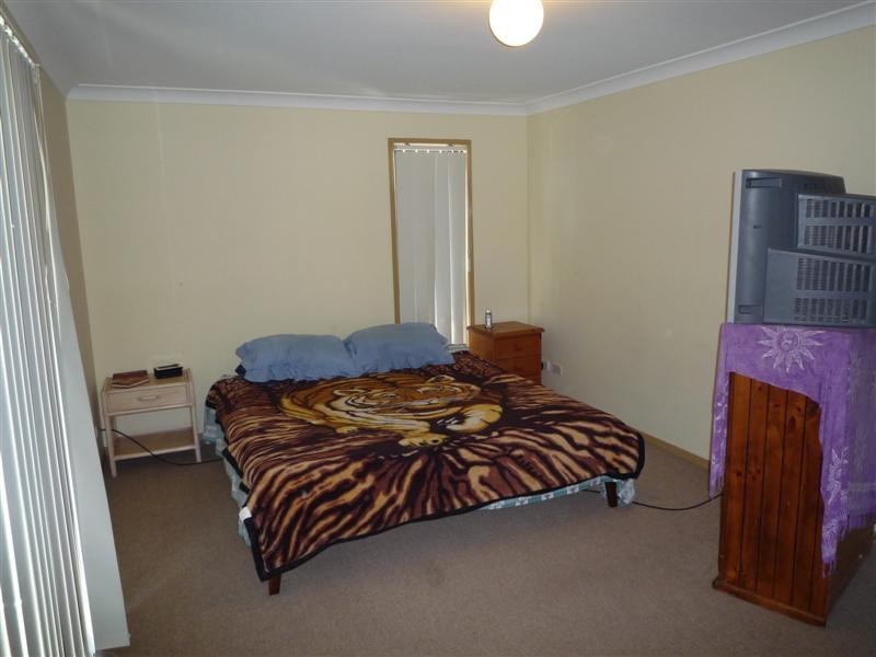 1/4 Emsworth St, Wynnum QLD 4178