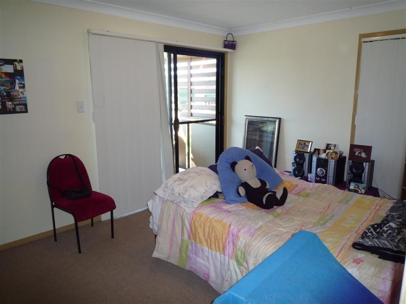 1/4 Emsworth St, Wynnum QLD 4178