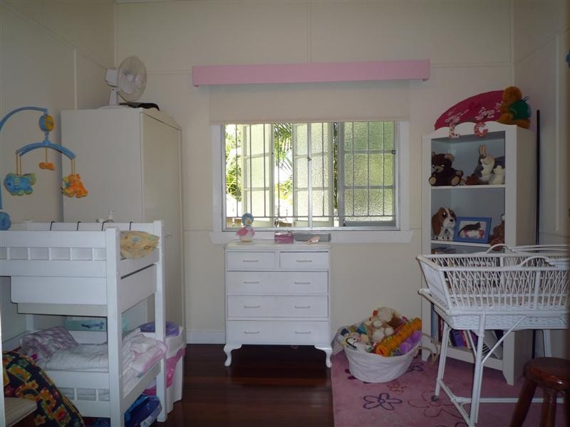 56 Barnes Avenue, Coorparoo QLD 4151