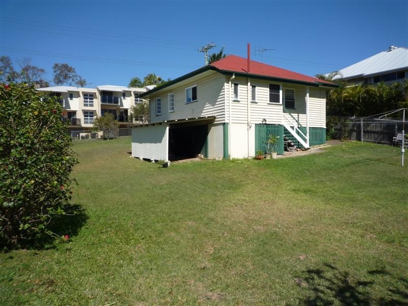 56 Barnes Avenue, Coorparoo QLD 4151