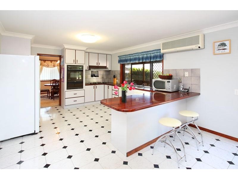 4 Sourris Court, Carina QLD 4152