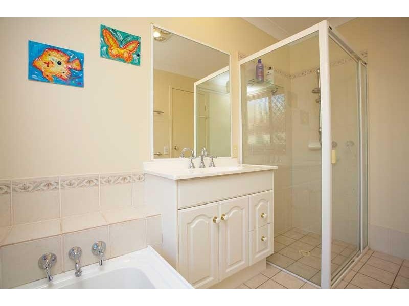 49 Cloverbrook Place, Carina QLD 4152