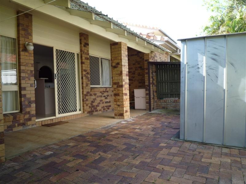 2/42 Booligal Street, Carina QLD 4152