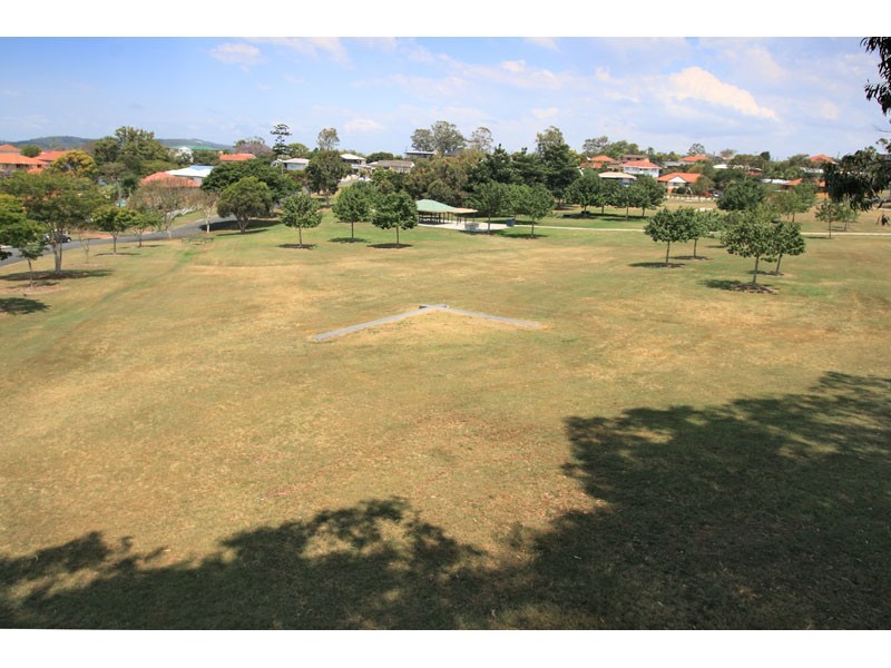 8 Ascham Street, Camp Hill QLD 4152