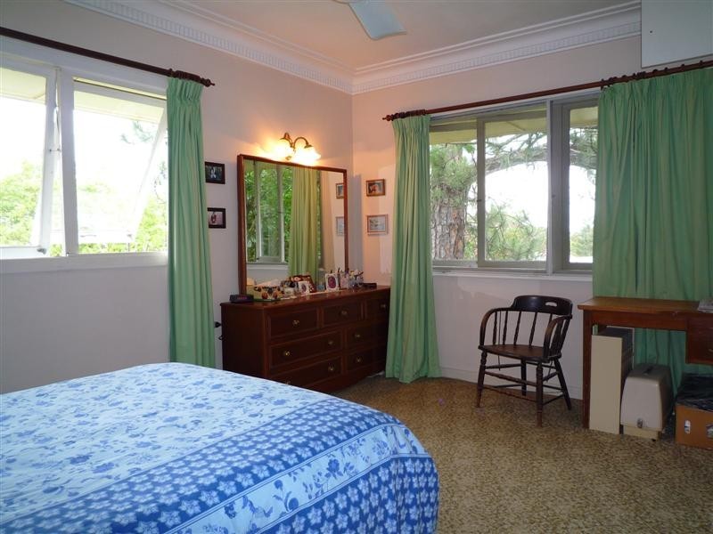 75 Tranters Avenue, Camp Hill QLD 4152