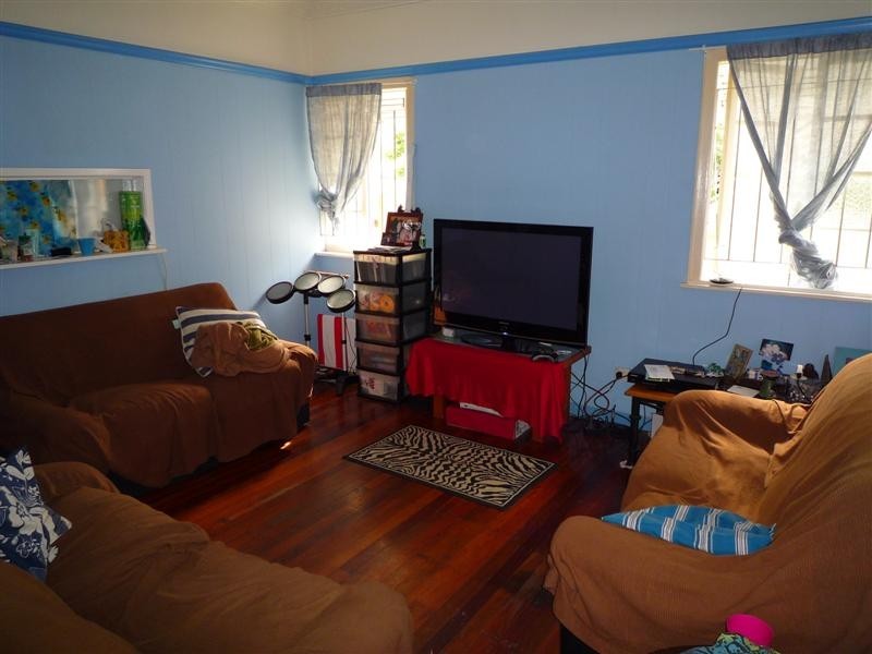 38 Stanley Road, Seven Hills QLD 4170