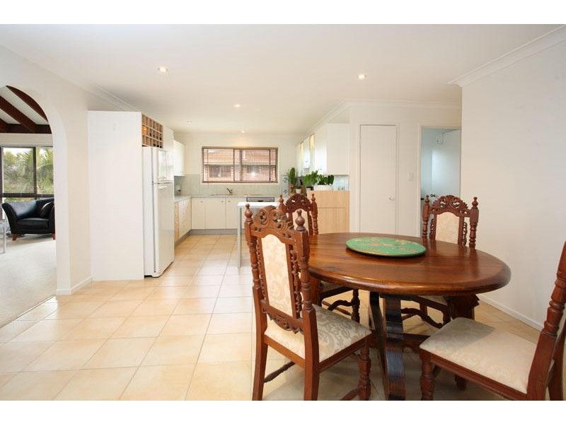 4 Pelsart Street, Belmont QLD 4153