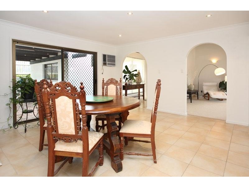 4 Pelsart Street, Belmont QLD 4153