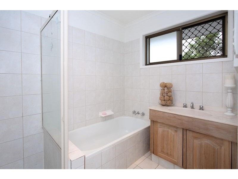 4 Pelsart Street, Belmont QLD 4153