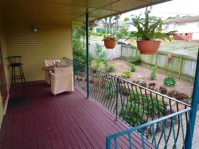 9 Bradnor Street, Carina QLD 4152