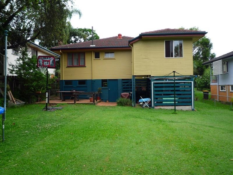 9 Bradnor Street, Carina QLD 4152