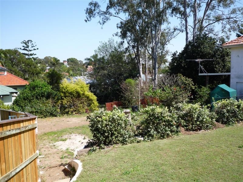 15 Eastwell Street, Coorparoo QLD 4151