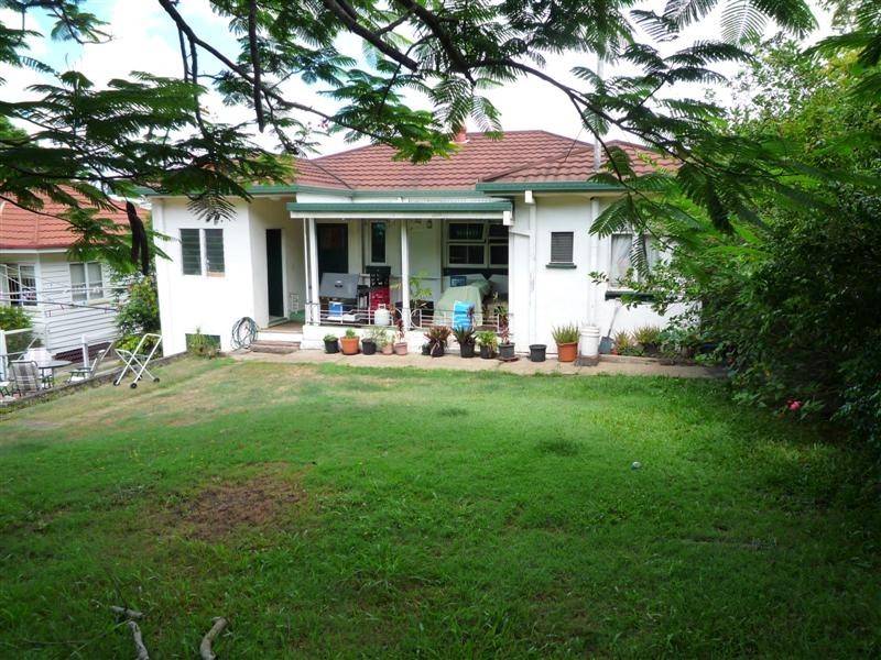 23 East Street, Camp Hill QLD 4152