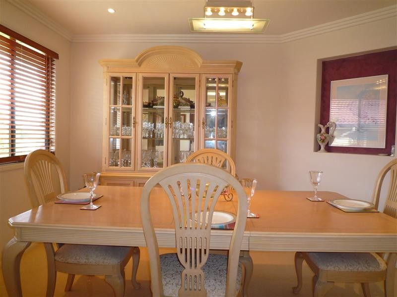 24 Ensign Street, Carindale QLD 4152