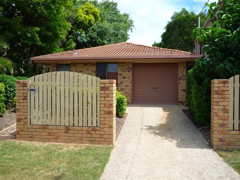 29 Frank Street, Norman Park QLD 4170