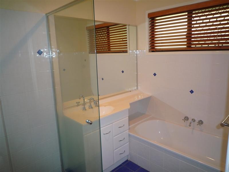 29 Frank Street, Norman Park QLD 4170