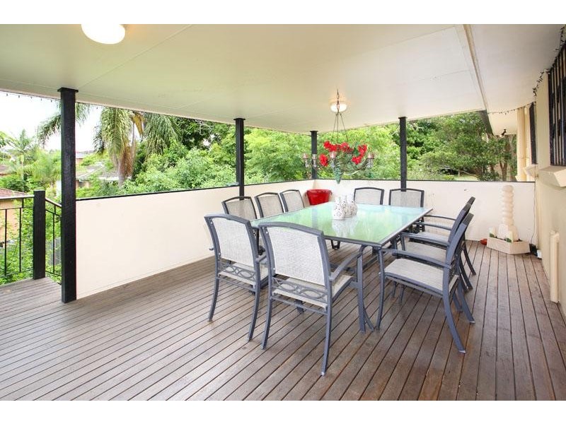 5 Brownleaf Street, Mansfield QLD 4122