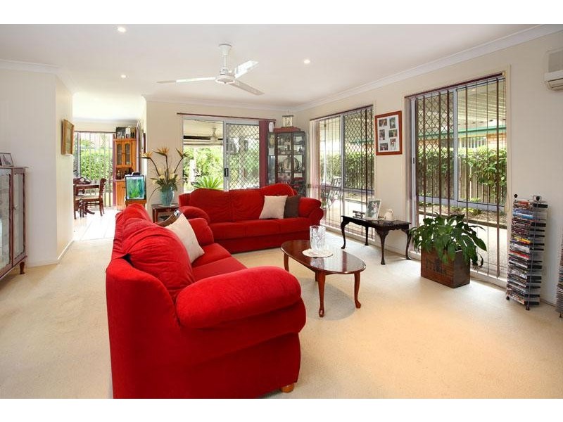 9 Springvale Place, Carina QLD 4152