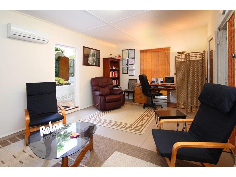 699 Old Cleveland Road, Camp Hill QLD 4152