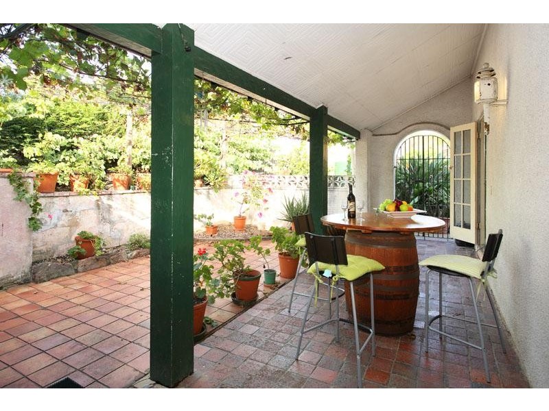 699 Old Cleveland Road, Camp Hill QLD 4152