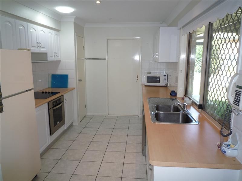 21 Mitchell Place, Belmont QLD 4153