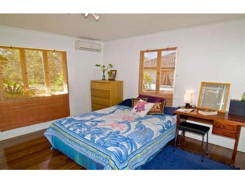 1826 Creek Road, Cannon Hill QLD 4170