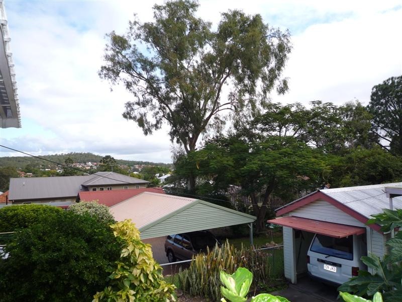 9 Burn Street, Camp Hill QLD 4152