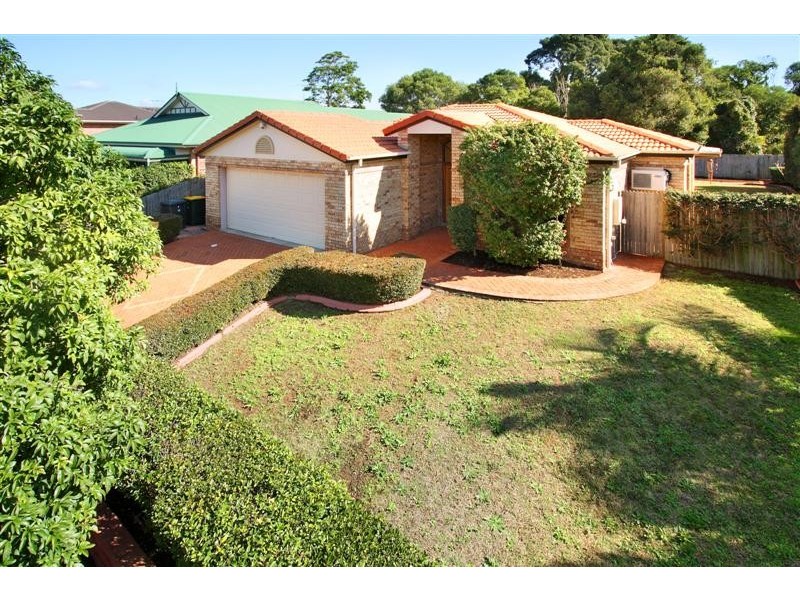 4 Coronet Close, Carindale QLD 4152