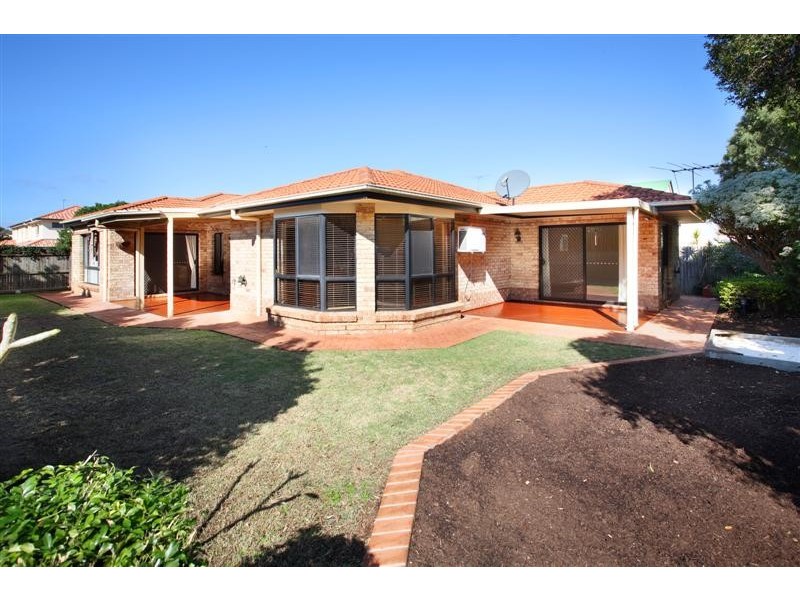 4 Coronet Close, Carindale QLD 4152