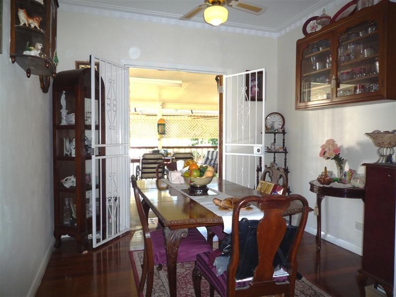 23 Peach Street, Greenslopes QLD 4120