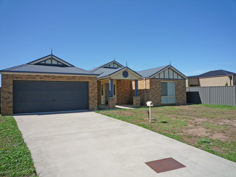 9 Langholme Court, Sale VIC 3850