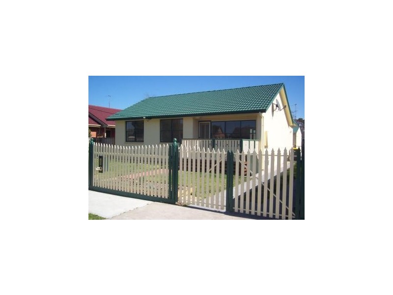 13 Alexandra Avenue, Sale VIC 3850