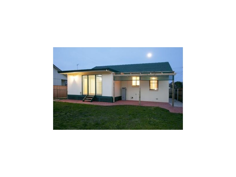 13 Alexandra Avenue, Sale VIC 3850