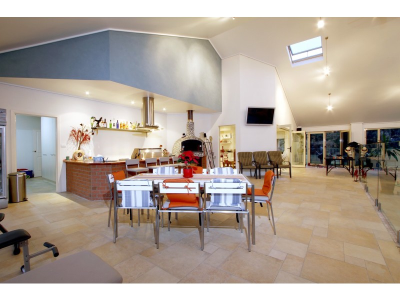 60 McColl Drive, Longford VIC 3851