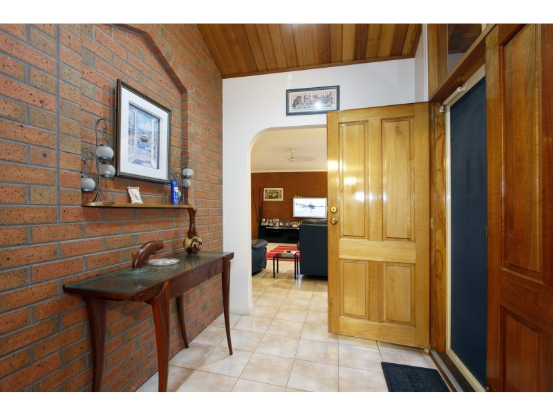 60 McColl Drive, Longford VIC 3851