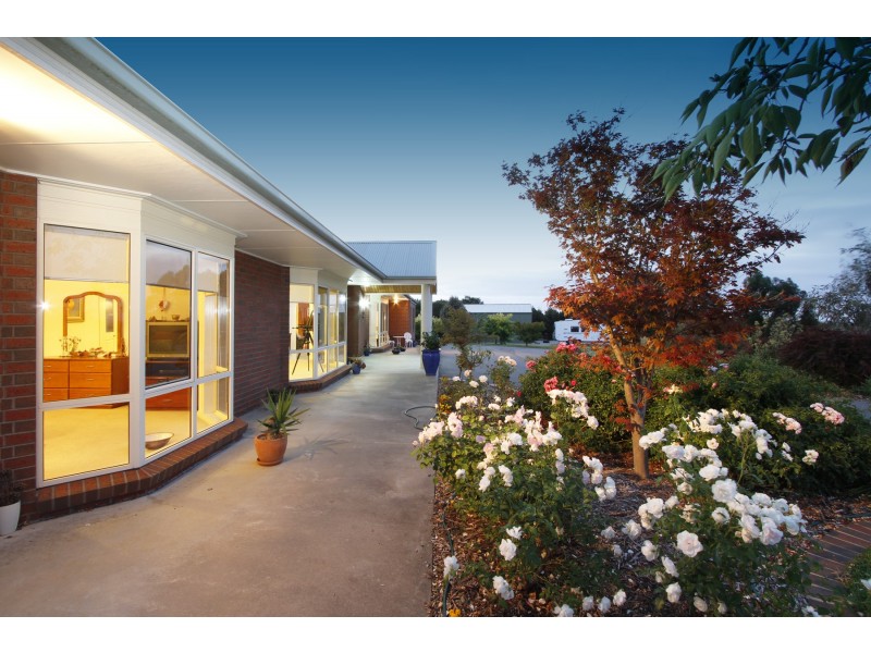 60 McColl Drive, Longford VIC 3851