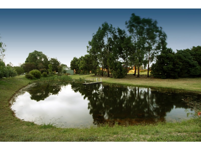 60 McColl Drive, Longford VIC 3851