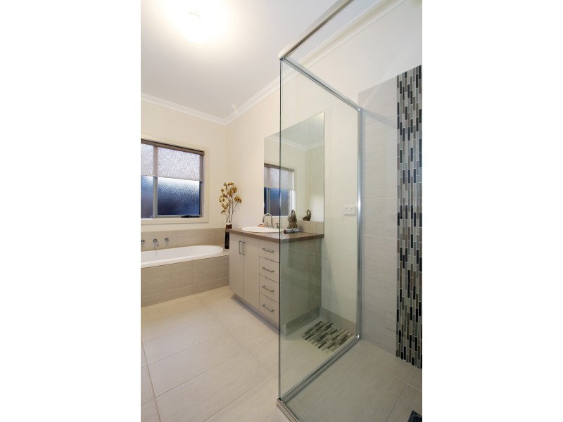 2 Glebe Drive, Sale VIC 3850