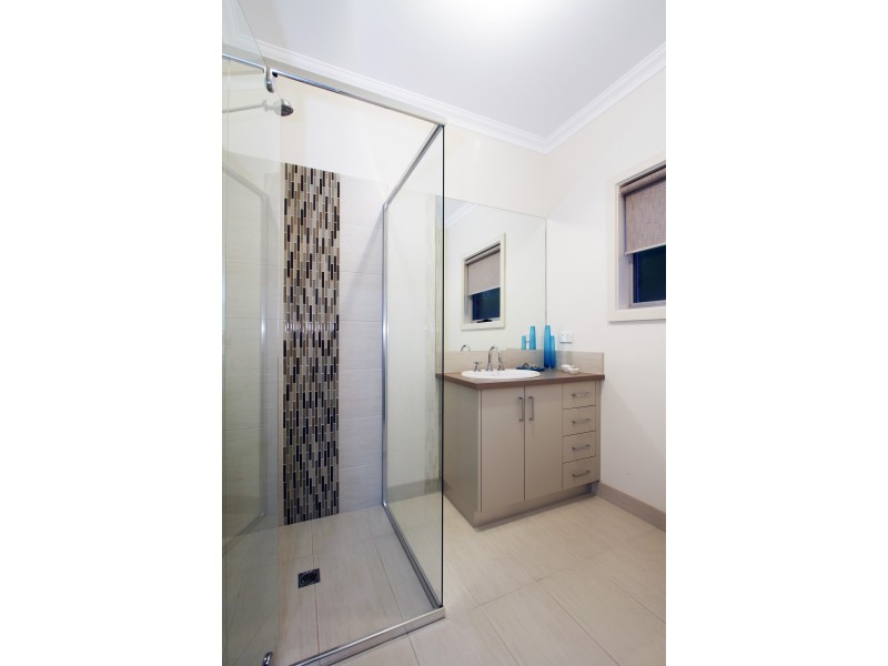 2 Glebe Drive, Sale VIC 3850