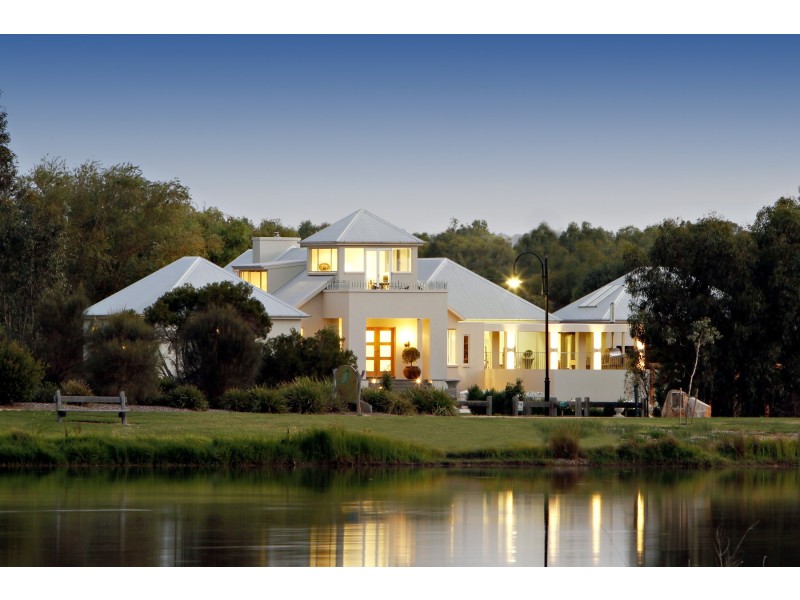 2 Lacey Street, Sale VIC 3850