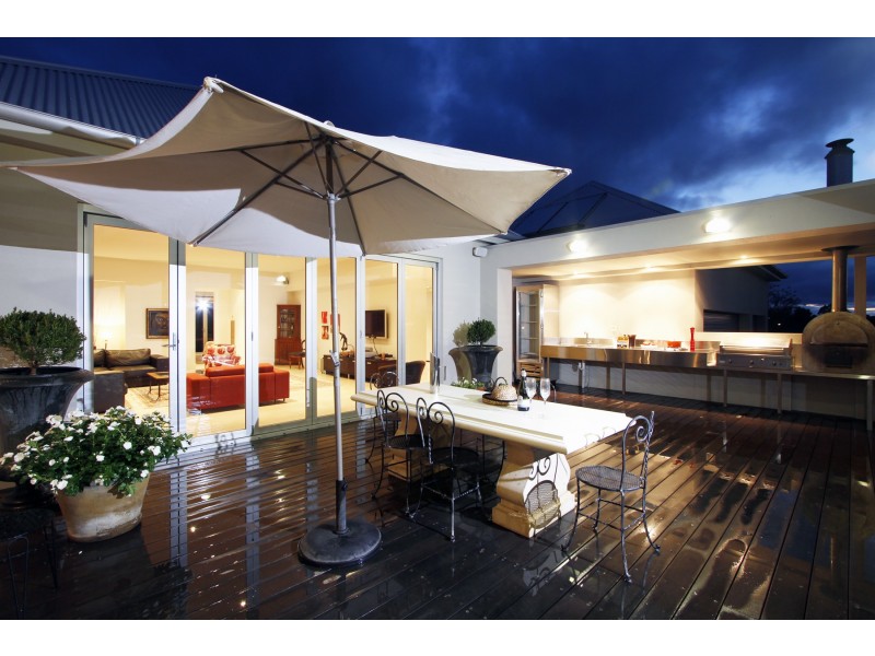 2 Lacey Street, Sale VIC 3850