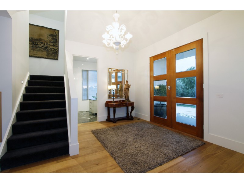 2 Lacey Street, Sale VIC 3850