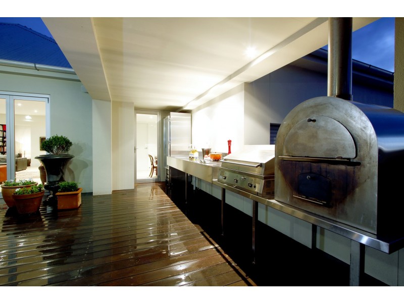 2 Lacey Street, Sale VIC 3850