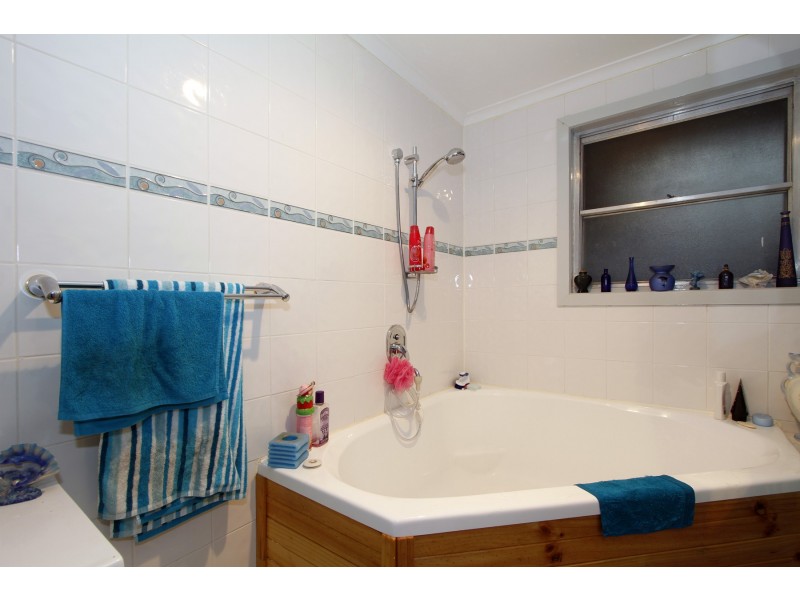 38 Bowman Drive, Sale VIC 3850