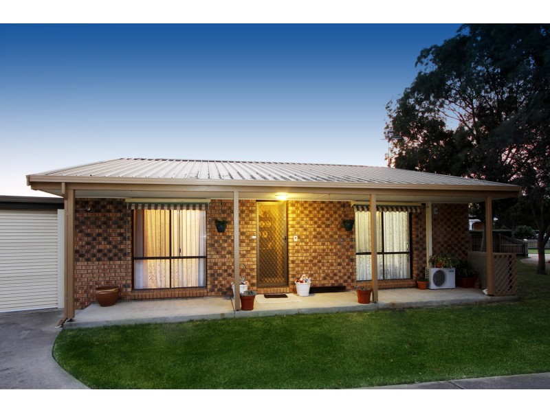 2/14 Wright Court, Sale VIC 3850