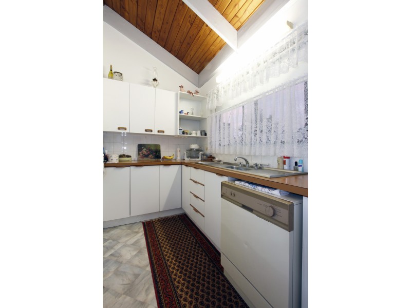 2/14 Wright Court, Sale VIC 3850