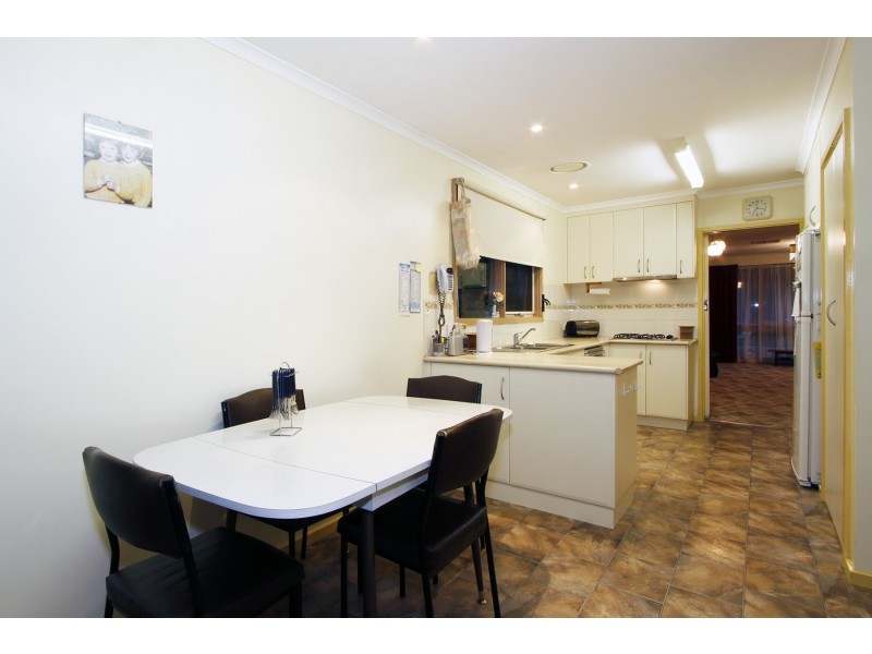 8 Lynette Court, Sale VIC 3850