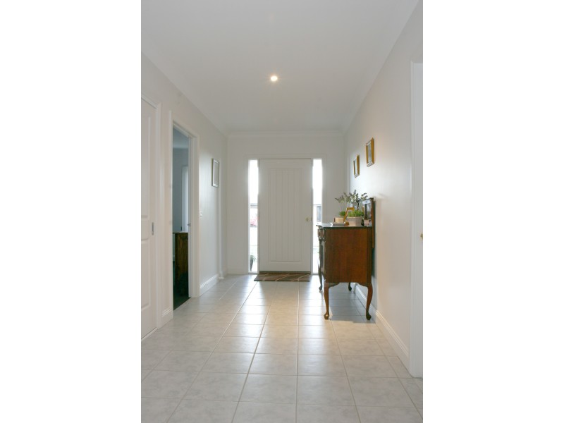 3 Krista Crt, Sale VIC 3850